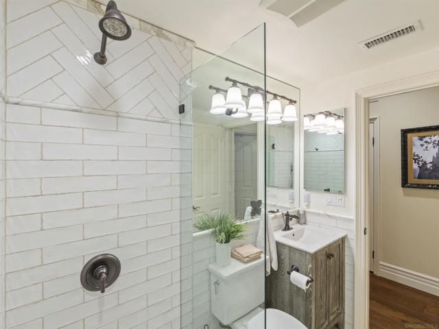 3424 CAMINO ALEGRE, Carlsbad CA: https://media.crmls.org/mediaz/ad25bb20-eca7-4522-a3cc-5e7109879cd7.jpg