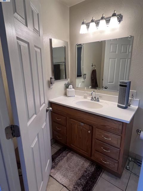 1222 Murdell Ln, Livermore CA: https://media.crmls.org/mediaz/ad267d4c-c22c-4249-b266-3ede2ba7a9b9.jpg