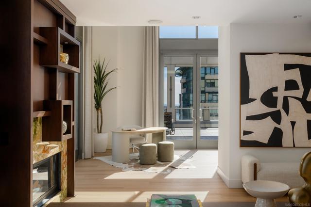 645 Front St, San Diego CA: https://media.crmls.org/mediaz/ad26843d-0436-4b8c-b671-72a5d8f37534.jpg