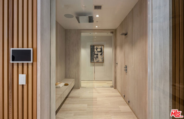 615 N Faring Road, Los Angeles CA: https://media.crmls.org/mediaz/ad2686fa-ee39-4052-ab8e-0e61c62b5273.jpg