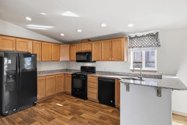 347 Carmel Avenue, Marina CA: https://media.crmls.org/mediaz/ad26e22b-58b6-4694-913c-83b27e32c94e.jpg