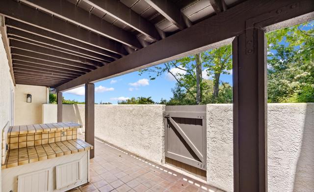 Detail Gallery Image 28 of 34 For 45 Oaktree Ln, Rolling Hills Estates,  CA 90274 - 4 Beds | 3 Baths