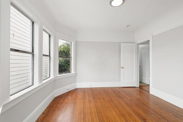189 Lee Avenue, San Francisco CA: https://media.crmls.org/mediaz/ad275de2-7e7f-402c-9a1b-a53360d6b57a.jpg