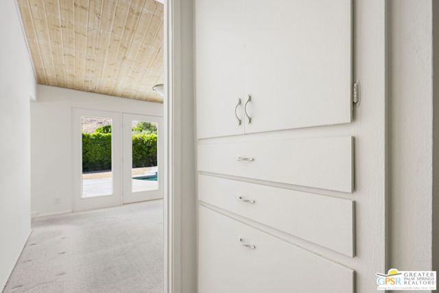 5111 E Bobolink Lane, Palm Springs CA: https://media.crmls.org/mediaz/ad276c83-139d-462d-a3a7-5c929ecb11f8.jpg