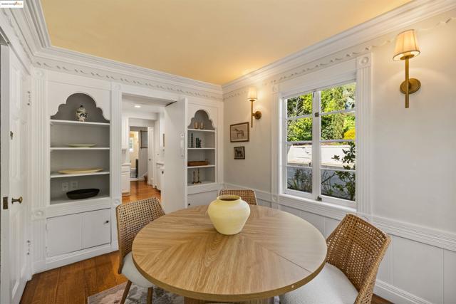 5701 La Salle Ave, Oakland CA: https://media.crmls.org/mediaz/ad28338d-d08d-411f-bce0-bb1c3e873382.jpg