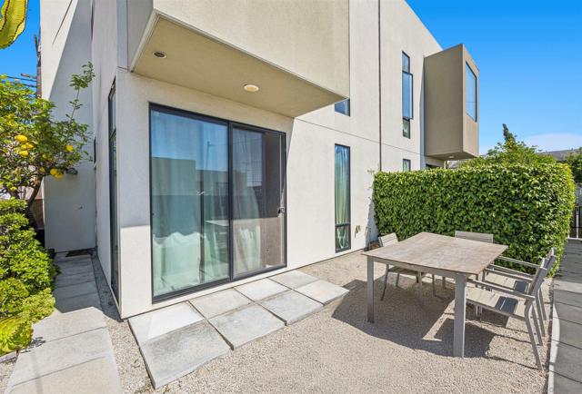 2416 18 Polk Ave, San Diego CA: https://media.crmls.org/mediaz/ad28460f-24eb-4c8a-8580-31f99199fe96.jpg