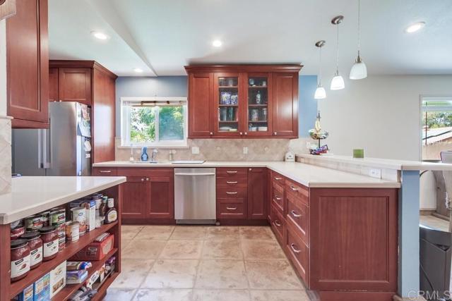 Detail Gallery Image 10 of 33 For 415 3rd St, Ramona,  CA 92065 - 3 Beds | 2 Baths