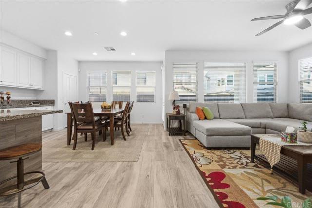 Detail Gallery Image 5 of 52 For 1184 Calle Oroblanco #3,  Chula Vista,  CA 91913 - 3 Beds | 3 Baths