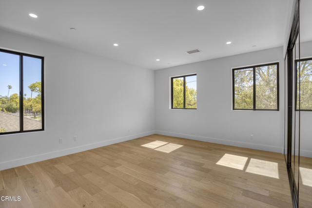 Detail Gallery Image 13 of 32 For 611 W Claremont St, Pasadena,  CA  - 3 Beds | 3 Baths