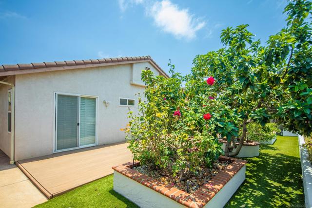 632 Lee Cir, Chula Vista CA: https://media.crmls.org/mediaz/ad29717b-4bfd-465a-9190-6897840d9ea7.jpg