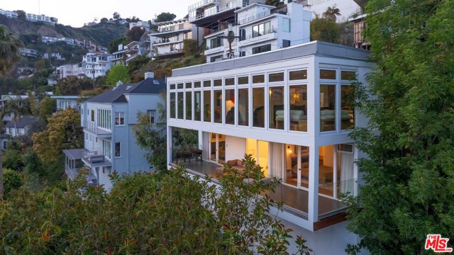 8450 Carlton Way, Los Angeles CA: https://media.crmls.org/mediaz/ad29dde3-7734-4dd1-bd5b-347be17ea3ae.jpg