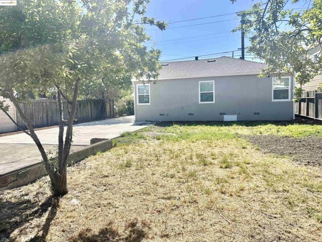 518 4th Street, Richmond CA: https://media.crmls.org/mediaz/ad2b05c9-7a9f-4b6a-9239-5d5dfa6b2174.jpg