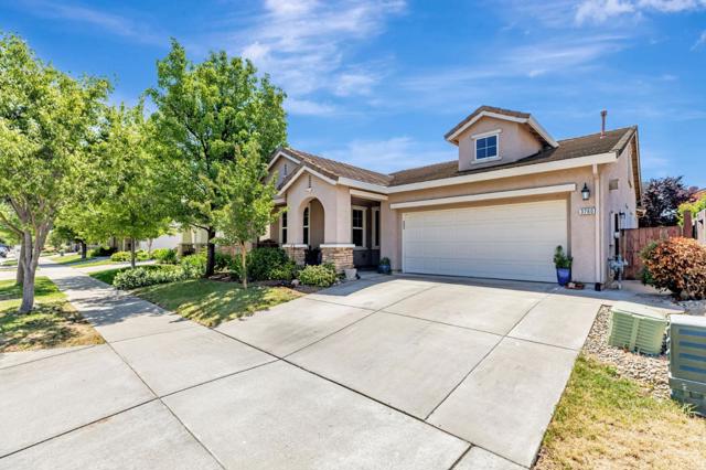 3760 Mirtoon Sea Avenue, Sacramento CA: https://media.crmls.org/mediaz/ad2b6efd-0cbd-42d7-9787-82d2fab2a91c.jpg