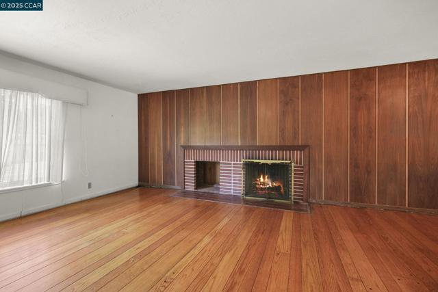 305 Overhill Rd, Orinda CA: https://media.crmls.org/mediaz/ad2bb204-fb2b-440e-b83e-1242700c0e85.jpg