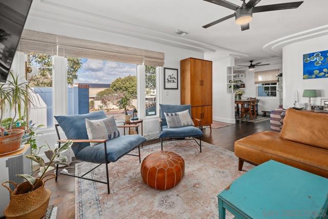 800 3rd St, Coronado CA: https://media.crmls.org/mediaz/ad2c419e-57eb-4402-a9f3-5366cb53bd35.jpg