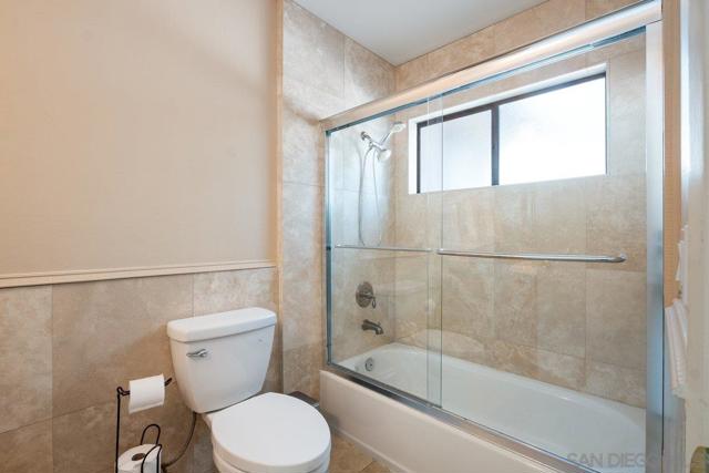3647 Laketree Dr., Fallbrook CA: https://media.crmls.org/mediaz/ad2c5de8-723f-456d-88e9-9575f5485986.jpg