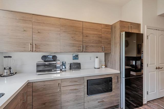 88 S Broadway, Millbrae CA: https://media.crmls.org/mediaz/ad2c5e1a-c05a-46ec-bbc2-db6a3221a940.jpg