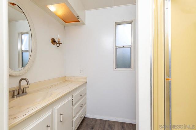 Full Guest Bathroom!
