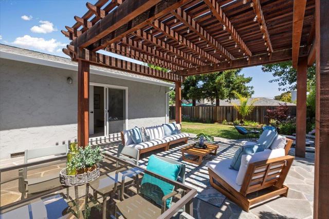 1141 Fairview Avenue, Redwood City CA: https://media.crmls.org/mediaz/ad2ca0ff-39b9-451f-9edc-b20aae727ec6.jpg