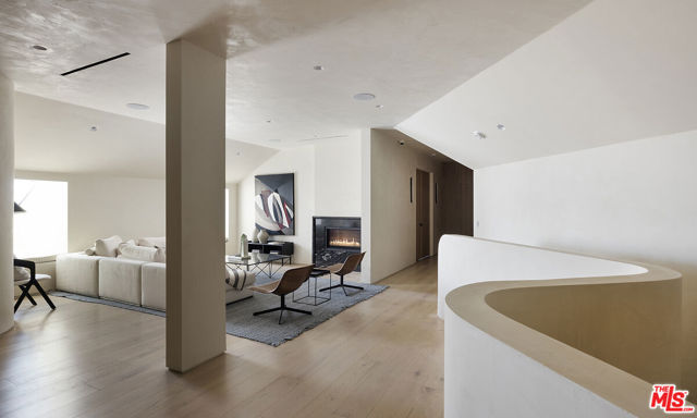 Drew Fenton | 16401 Mulholland Drive Los Angeles CA | MLS: 7706113