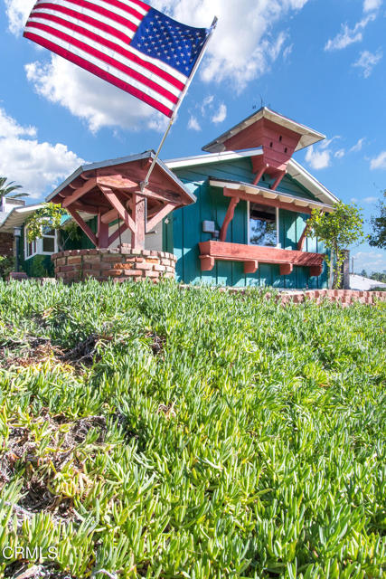 Detail Gallery Image 3 of 33 For 10834 Sevenhills Dr, Los Angeles,  CA 91042 - 3 Beds | 2 Baths