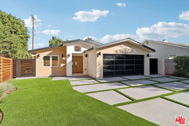 4656 Greenbush Avenue, Sherman Oaks CA: https://media.crmls.org/mediaz/ad2d4d00-abdd-41a8-87be-56a506b8bedd.jpg