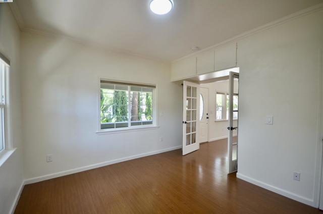 4544 Thornton Ave, Fremont CA: https://media.crmls.org/mediaz/ad2e1264-4ef5-40cf-b199-fe5557bead38.jpg