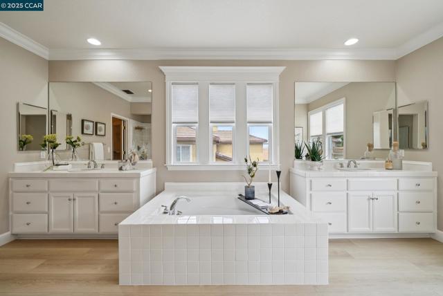 5269 S Montecito Dr, Concord CA: https://media.crmls.org/mediaz/ad2e5cb3-f098-4d79-95ba-fc56fed1673a.jpg