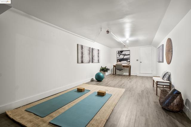 3555 17th St., San Francisco CA: https://media.crmls.org/mediaz/ad2e6308-9c89-4604-ae62-02acce42c826.jpg