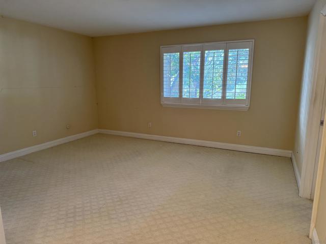 16902 Via de Santa Fe, Rancho Santa Fe CA: https://media.crmls.org/mediaz/ad2f9e2f-b5b5-4a22-804c-948b2a14f140.jpg