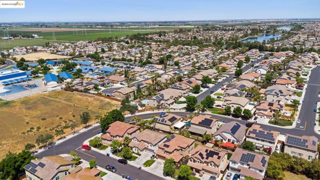 115 Tennyson Ct, Discovery Bay CA: https://media.crmls.org/mediaz/ad2fa70d-37f1-4051-a1e9-bbbda1dd5266.jpg
