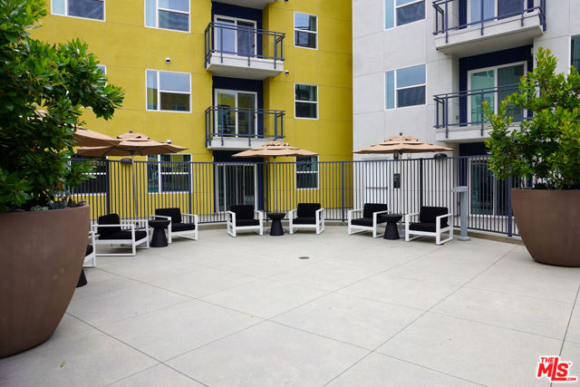10568 Promenade Gateway, El Monte CA: https://media.crmls.org/mediaz/ad2fcc3f-942b-4514-bdd0-4d090279c2ed.jpg