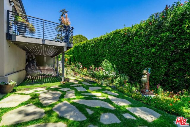 2841 Montcalm Avenue, Los Angeles CA: https://media.crmls.org/mediaz/ad30056e-d93a-4a1c-8855-e4104f9ec244.jpg