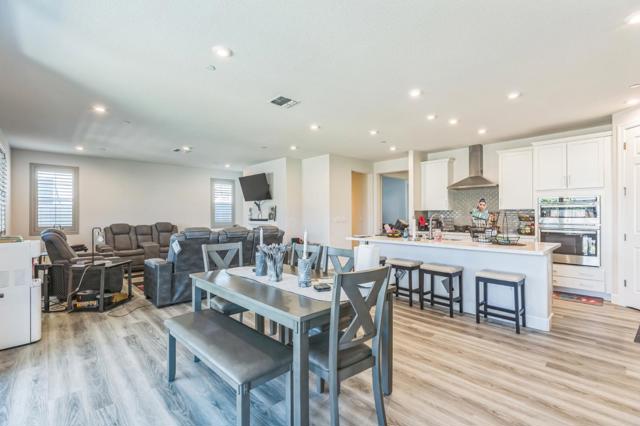 1535 Eisenhower Court, Dixon CA: https://media.crmls.org/mediaz/ad301d25-0cee-4006-bb77-62ccc566d171.jpg