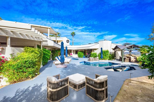 3295 Tiger Tail Lane, Palm Springs CA: https://media.crmls.org/mediaz/ad30202d-3cf3-42b9-bf7a-218c8099d21a.jpg