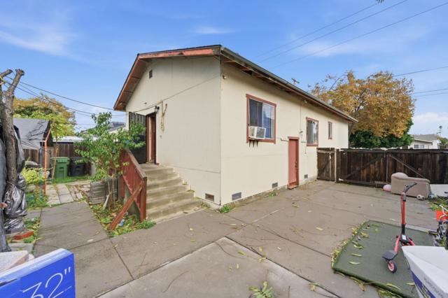 361 N 10th Street, San Jose CA: https://media.crmls.org/mediaz/ad3027e3-c5d5-47a5-b554-56d4c285d18e.jpg