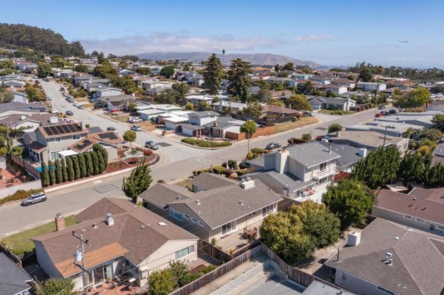 855 Mosswood Lane, Millbrae CA: https://media.crmls.org/mediaz/ad30b58e-c179-4cce-81b3-b030dd254db6.jpg