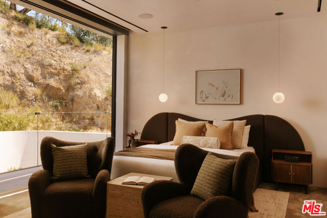 Drew Fenton | 684 Firth Avenue Los Angeles CA | MLS: 7726795