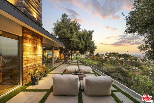 3 Bed Home for Sale in Los Angeles, California