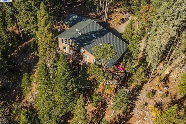 851 Mountain Aire Lane, Trinity Center CA: https://media.crmls.org/mediaz/ad31313a-b935-4934-902e-f30edcb453a5.jpg