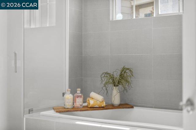 Image 27 of 52 For 172 Sugarloaf Ct