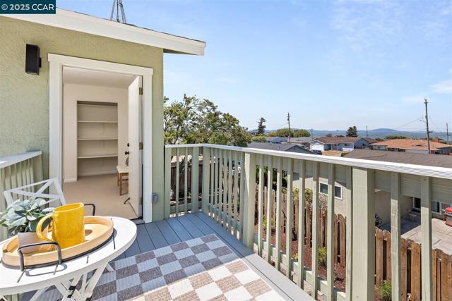 2283 Greenwich Rd, San Pablo CA: https://media.crmls.org/mediaz/ad338693-7300-4c1e-94f3-3bdf04a98a95.jpg