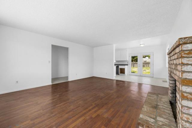 2158 17th Avenue, Santa Cruz CA: https://media.crmls.org/mediaz/ad33dd01-b24a-4d49-9ff3-f9d3f7c766ff.jpg
