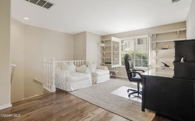 32714 Wellbrook Drive, Westlake Village CA: https://media.crmls.org/mediaz/ad33e0aa-d1ba-4d35-bf44-e7303fa88340.jpg