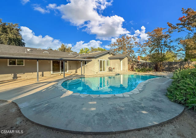 1251 Buckingham Drive, Thousand Oaks CA: https://media.crmls.org/mediaz/ad345c23-3700-49e1-8436-002bdce3a8e1.jpg