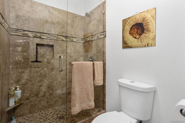 18515 Caminito Pasadero, San Diego CA: https://media.crmls.org/mediaz/ad34799f-7ee6-4b0a-a6ec-34b25ab022d2.jpg