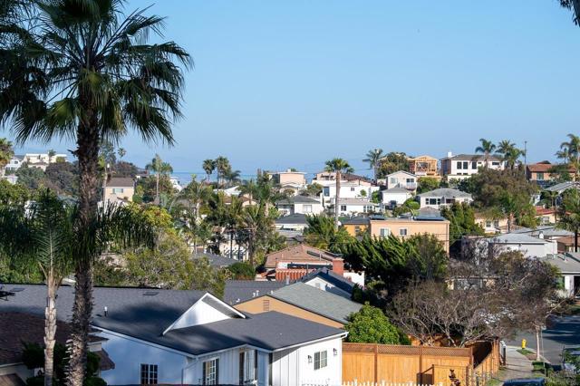 3733 La Cresta Dr, San Diego CA: https://media.crmls.org/mediaz/ad35489c-7727-4fcc-a290-a1b7d3a6de52.jpg