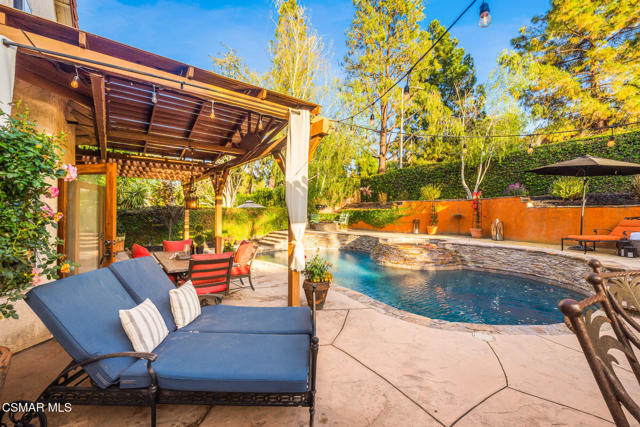 12208 Cherry Grove Street, Moorpark CA: https://media.crmls.org/mediaz/ad357ba3-8c07-48c2-a4f9-a720b3b44dce.jpg