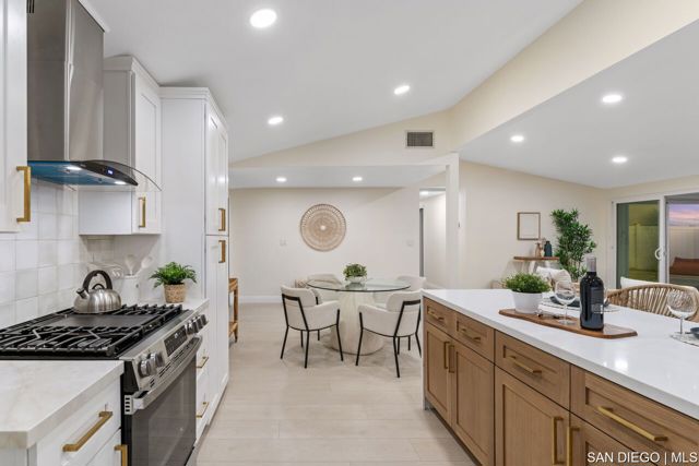 3424 Lockwood DR, San Diego CA: https://media.crmls.org/mediaz/ad3666f4-8ca7-419b-b469-049cc644c790.jpg