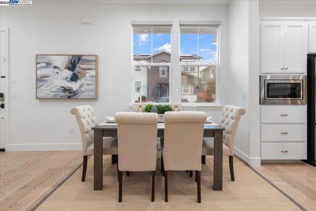 4026 Chalk Hill Way, Dublin CA: https://media.crmls.org/mediaz/ad368396-da2c-48e8-9a12-03e4ec933468.jpg